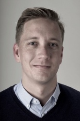 Foto på Aron Henriksson, Institutionen för data- och systemvetenskap, som får Börje Langeforspriset.